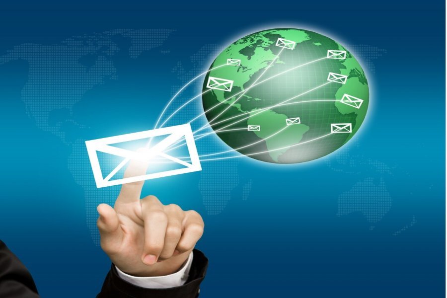 10 Best Email Strategies to Promote Your Referral Program in 2025